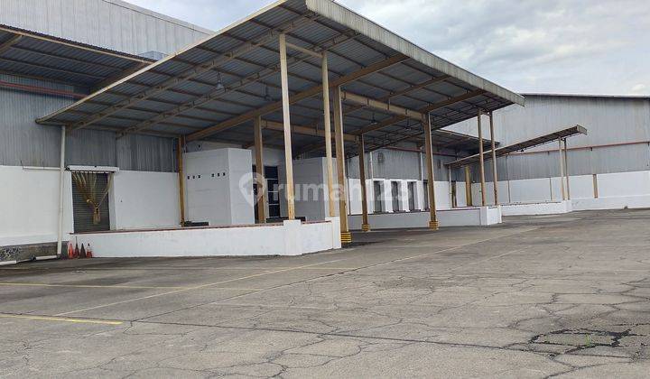 Gudang dengan konsep modern Siap pakai lokasi strategis di Jalan Raya 3