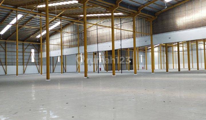 Gudang dengan konsep modern Siap pakai lokasi strategis di Jalan Raya 13