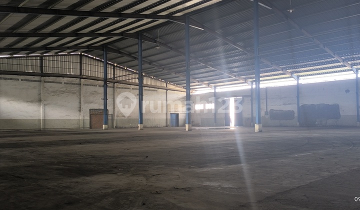 Gudang Siap Pakai Lokasi Strategis D Pinggir Jalan Utama