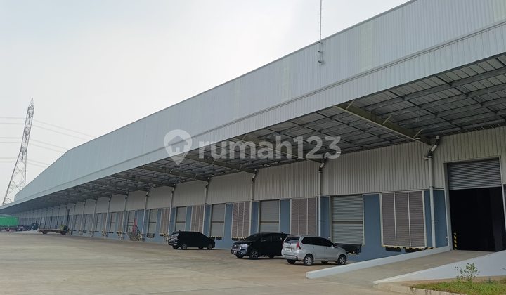 For Rent Modern Logistics Warehouse with WH Loading Dock 30000m2 Cileungsi