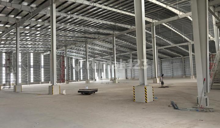For Rent: Modern Warehouse 15,000 m2 Prime Strategic Location North Jakarta For Rent: Modern Warehouse 15,000 m2 Prime Strategic Location North Jakarta