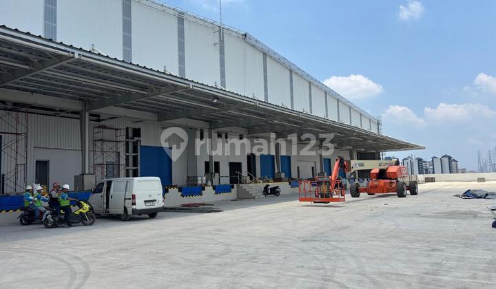 For Rent: Modern Warehouse 15,000 m2 Prime Strategic Location North Jakarta For Rent: Modern Warehouse 15,000 m2 Prime Strategic Location North Jakarta
