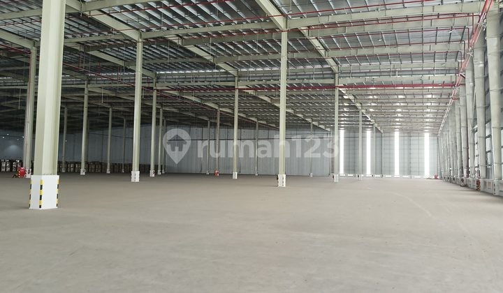 For Rent Modern Logistics Warehouse with WH Loading Dock 30000m2 Cileungsi