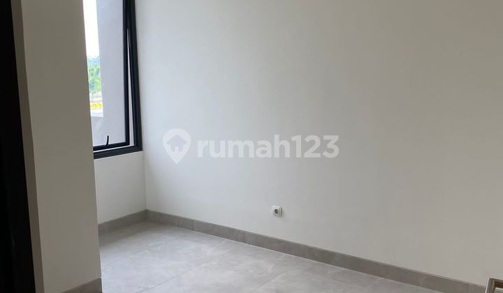 Rumah 2 Lantai di BSD Siap Huni Dekat Tol 2