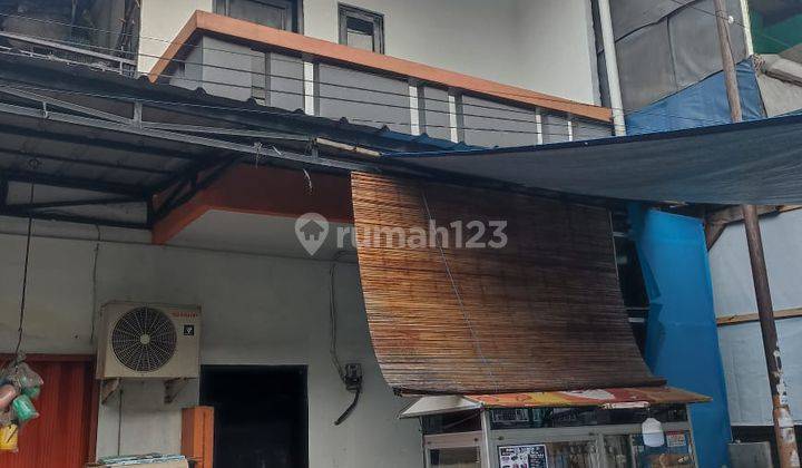 Rumah 2 Lantai Bagus Dekat Mesjid SHM di Pinangsia, Jakarta Barat 1