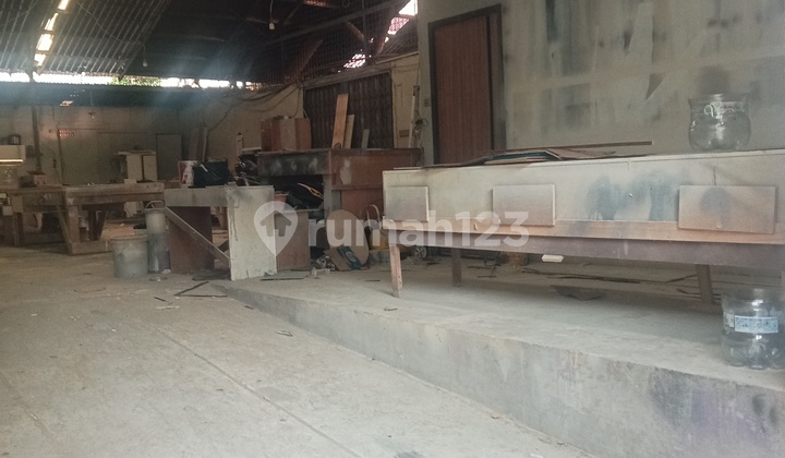 Gudang Terenovasi 200 M2 SHM Cipondoh, Tangerang