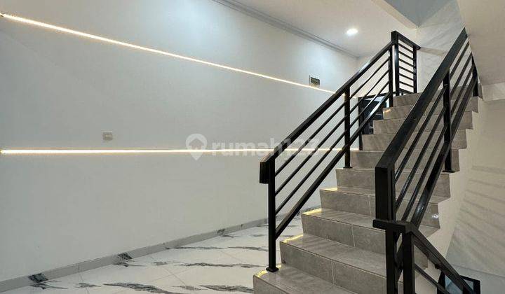 Rumah Baru Semi Furnish SHM di Tanjung Duren Jakarta Barat 2