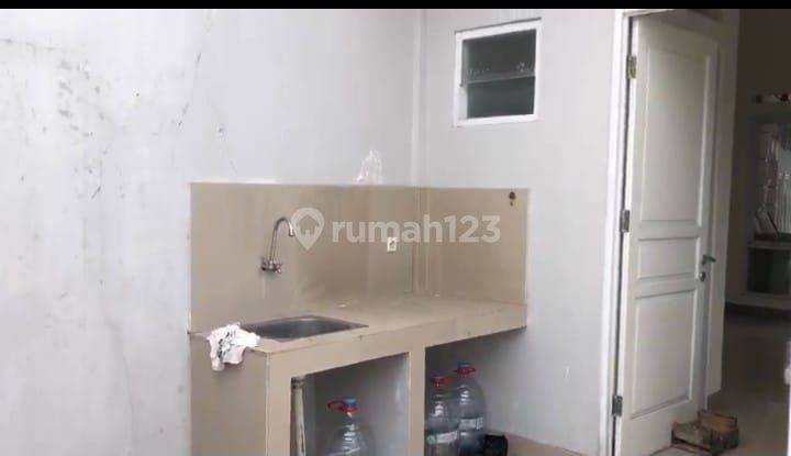 Rumah Bagus Unfurnished SHM di Nusaloka, Bsd Tangerang Selatan 2