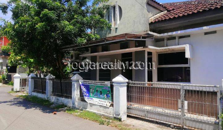 Rumah Dijual Nologaten Dekat Ambarrukmo Plaza Mall 1
