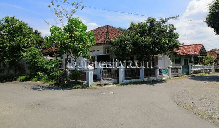 Rumah Dijual Nologaten Dekat Ambarrukmo Plaza Mall 10