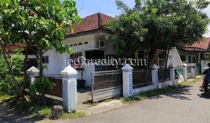 Rumah Dijual Nologaten Dekat Ambarrukmo Plaza Mall 17