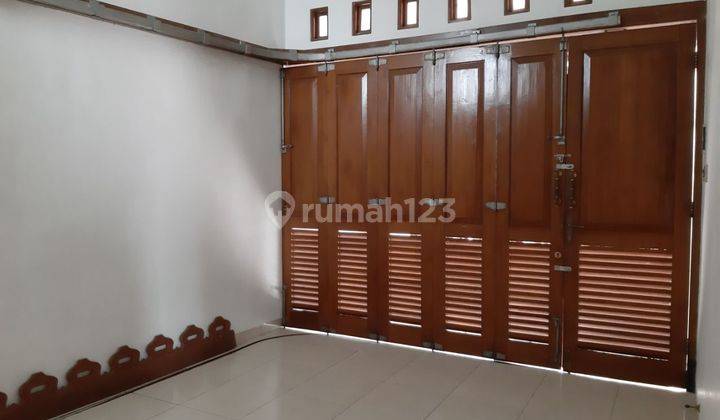 Rumah Mewah Disewakan Full Furnished Dekat Ugm 7