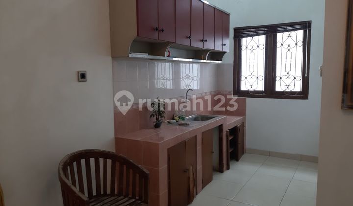 Rumah Mewah Disewakan Full Furnished Dekat Ugm 11