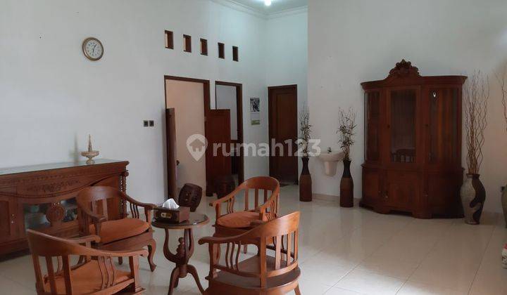 Rumah Mewah Disewakan Full Furnished Dekat Ugm 20