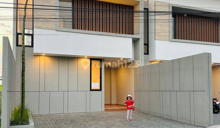 Rumah Modern di Jalan Palagan Km9 Donoharjo Ngaglik Sleman Yogyakarta 2