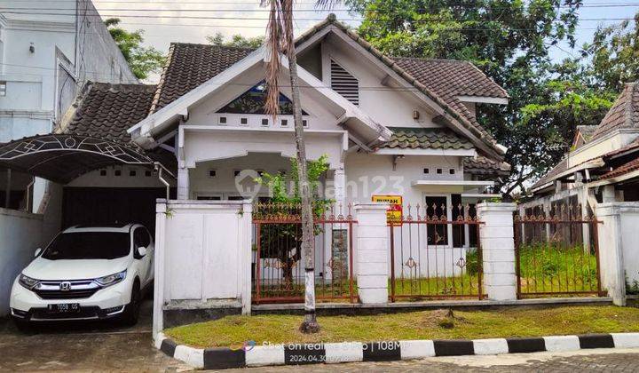 Rumah Mewah Full Furnished di Jalan Wates Km3 Ngestiharjo Kasihan Bantul 1