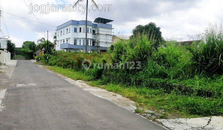 Rumah Besar Dengan Kolam Renang Dekat Jogja Bay Maguwoharjo Sleman 2