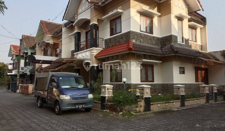 Rumah Mewah Fully Furnished Dalam Perumahan di Jalan Godean Ngestiharjo Kasihan Bantul 1