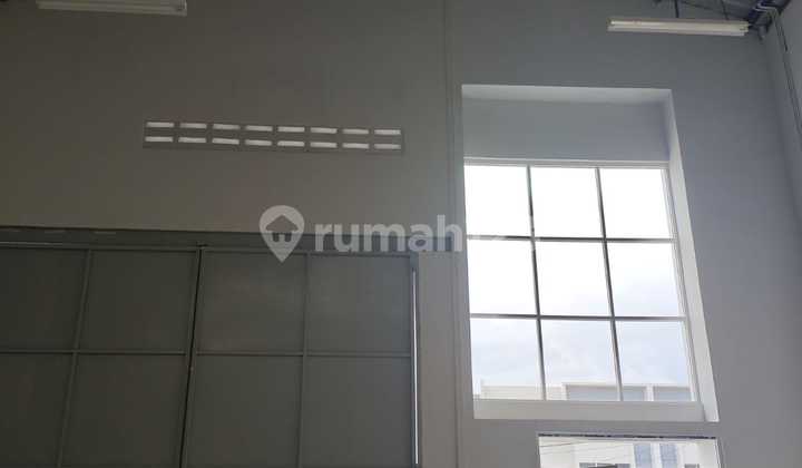 Ready to Occupy, Neat Warehouse with River Turi Tangerang Container Access