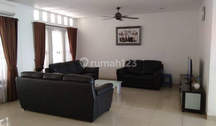 Rumah 2 Lantai Semi Furnished SHM di Premier Village, Tangerang 2