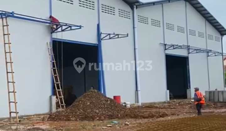 5 Warehouses 700-1100M2 with Container Access Available in Pakuhaji