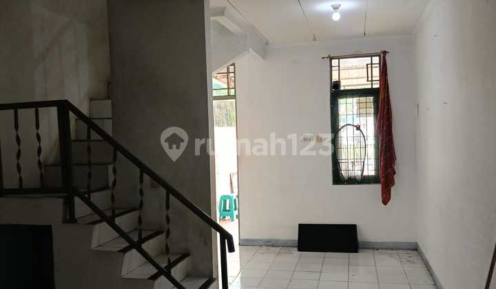 Ready-to-Occupy House in Taman Palem Lestari, West Jakarta