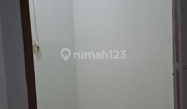 Kost SHM 8 Pintu di Duta Bandara Permai Kosambi, Tangerang Kost SHM 8 Pintu di Duta Bandara Permai Kosambi, Tangerang