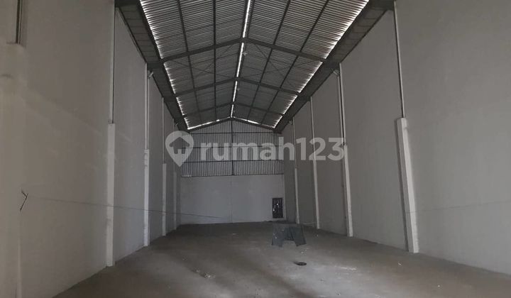 3-Story Warehouse in Duta Indah Karya Daan Mogot, West Jakarta