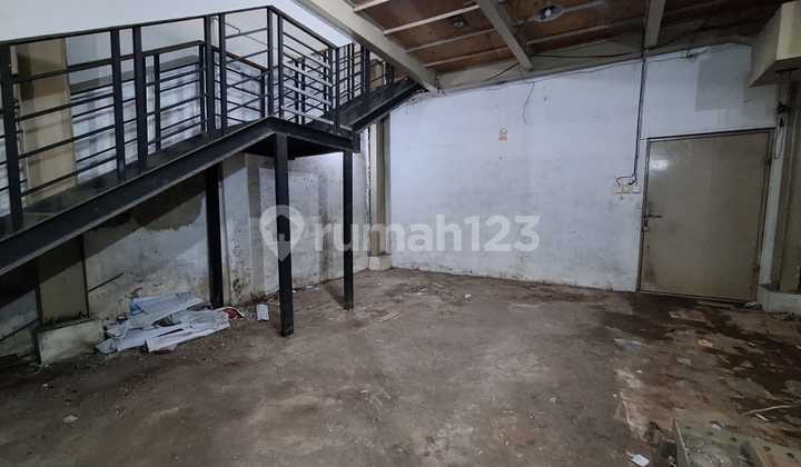 Ready to Occupy, Shop House, 3 Floors, Freehold Title, in Gajah Mada 2