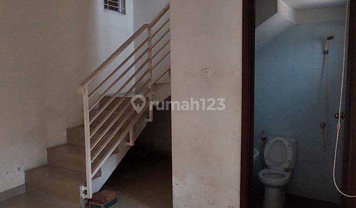 Rumah Bagus Semi Furnished SHM di Duta Bandara, Tangerang 1