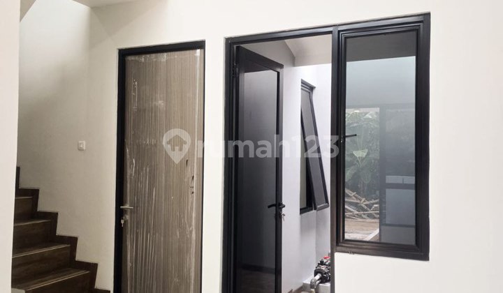 Rumah 2 Lantai Dalam Kavling Lokasi Strategis Dekat Toll. 2