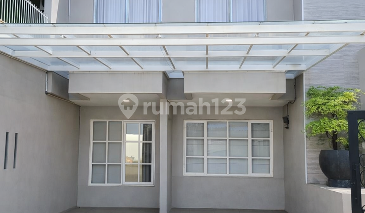 Rumah Siap Huni Ada Rooftop dan Mini Pool di Galaxy Rumah Siap Huni Ada Rooftop dan Mini Pool di Galaxy