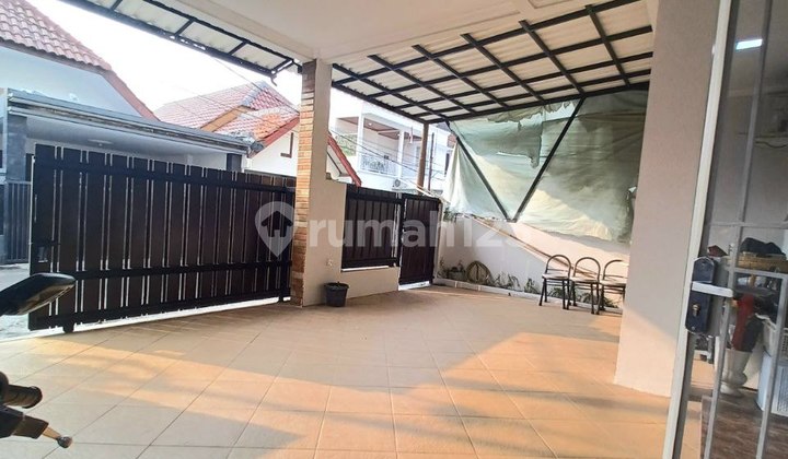 Quick Sale 2-Story Semi-Furnished House in Jati Asih, Near Toll Road 2