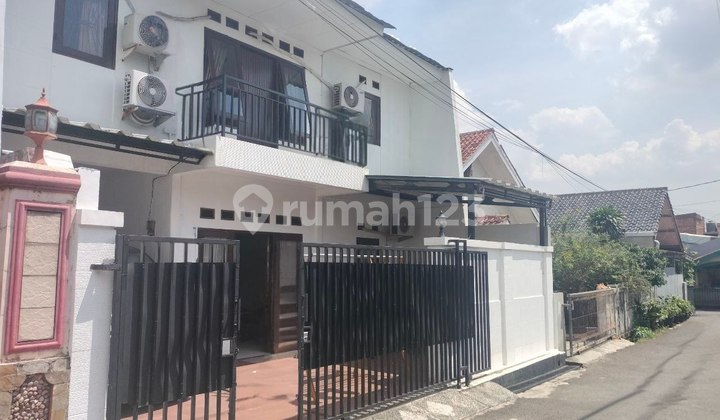 Dijual Cepat Rumah 2 Lantai Cocok untuk Kost, di Pondok Kelapa