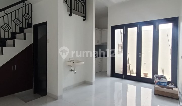 Rumah Baru 2 Lantai di Jati Asih 2