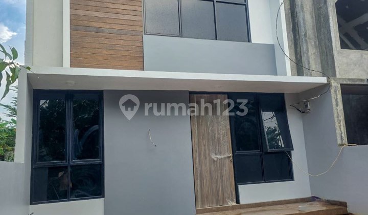 Rumah 2 Lantai Dalam Kavling Lokasi Strategis Dekat Toll. 1