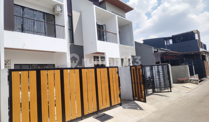 Dijual Cepat Rumah Baru 2 Lantai Progres , Di Perumnas 1 , Bekasi Dijual Cepat Rumah Baru 2 Lantai Progres , Di Perumnas 1 , Bekasi