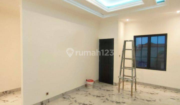 Rumah Bagus 3 lt Private pool & security dkt ke Tol Etty 2