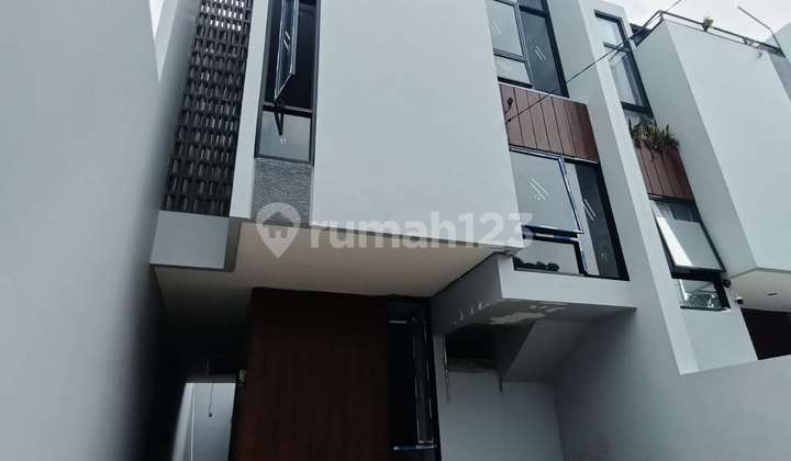 Rumah Baru 3lt Dlm Cluster.di.pondok Kelapa Strategis, Etty