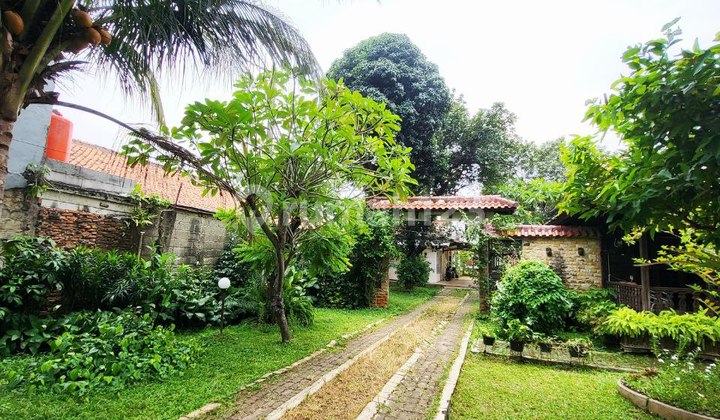 Wide Yard House for Investment in Warehouse Office School Cluster 2