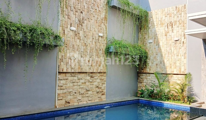 Rumah Baru Mewah Kolam Renang Strategis Di Jakarta Selatan Etty 1