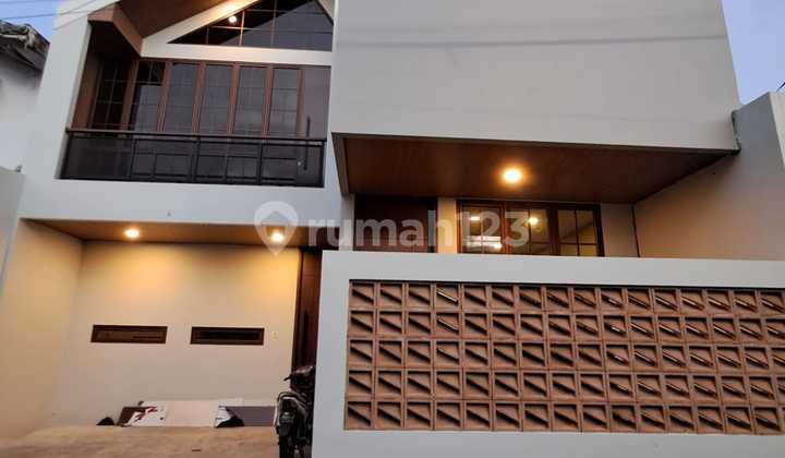 Modern Cheap New 2-Story House in Jln Sadar Complex, Jagakarsa, South Jakarta 2