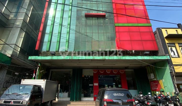 Gedung Komersil 4,5 Lantai Strategis Siap Pakai di Jatiwaringin Pondok Gede
