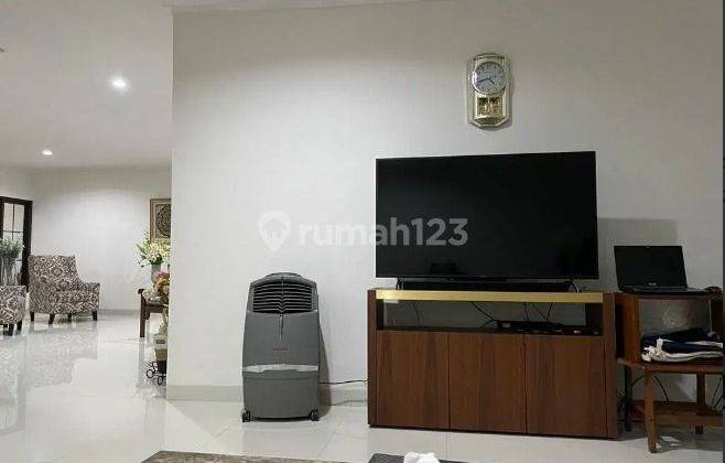 ruang keluarga rumah cantik strategis dkt scbd