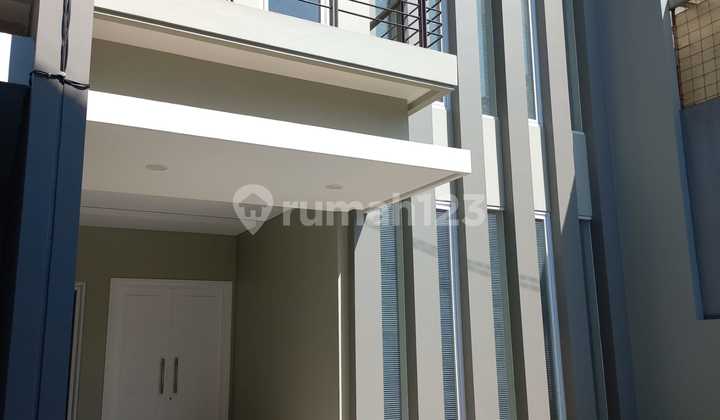 Rumah 2 Lantai Baru Semi Furnish Di Billymoon Pondok Kelapa Jakarta Timur 1