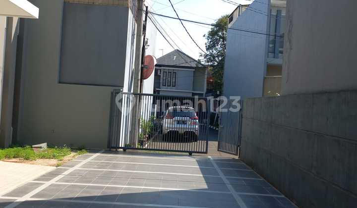 Rumah 2 Lantai Baru Semi Furnish Di Billymoon Pondok Kelapa Jakarta Timur 2