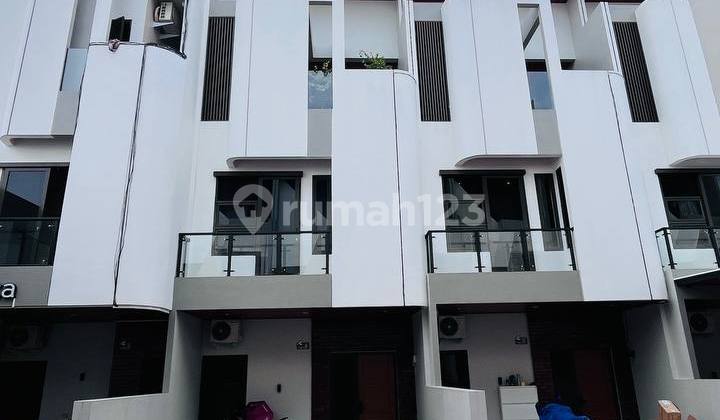 Rumah 3 Lantai Baru Modern Semi Furnish di Rawamangun Jakarta Timur Rumah 3 Lantai Baru Modern Semi Furnish di Rawamangun Jakarta Timur