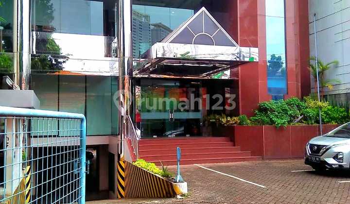 Perkantoran 4 Lantai Siap Bisnis di Cikini Menteng Jakarta Pusat