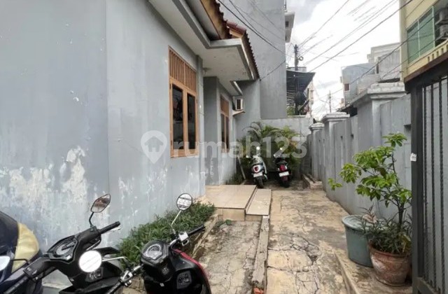 Spacious Boarding House with 8 Fully Occupied Rooms in Kebon Kacang, Tanah Abang, Central Jakarta 2