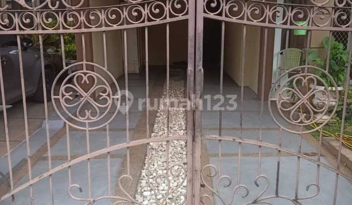 Beautiful Spacious Lush Affordable House in Gretta Residence Graha Bintaro Beautiful Spacious Lush Affordable House in Gretta Residence Graha Bintaro